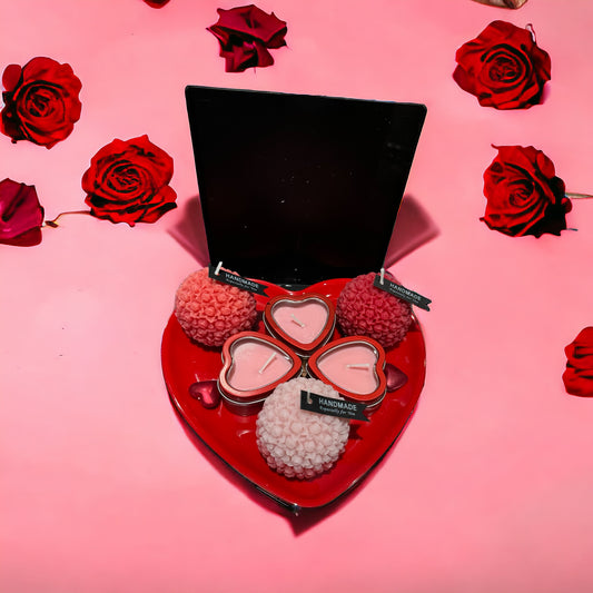 Roses Ball and Tin Hearts Candle Gift Set